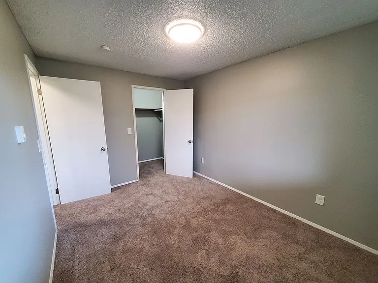 Cortina Apartments — Photo 9