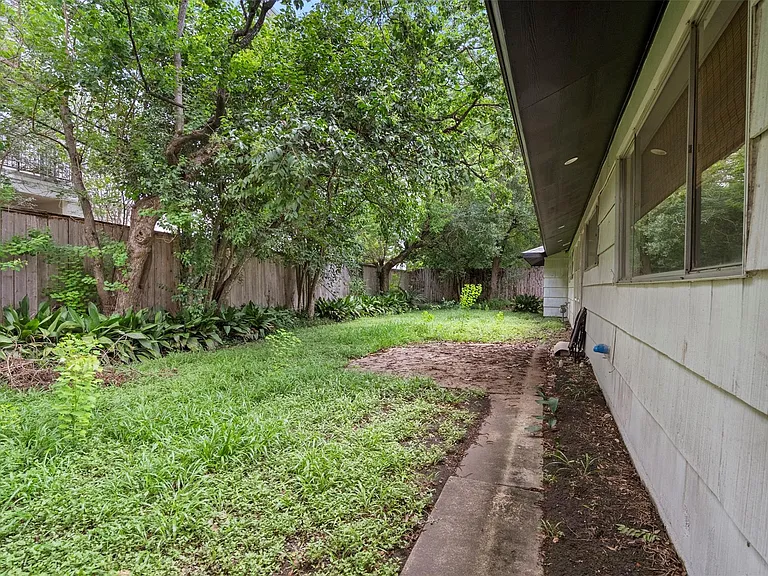 5422 Lincrest Ln — Photo 24
