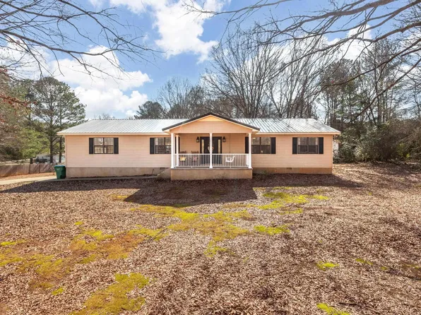 241 Stewart St, Munford, AL 36268