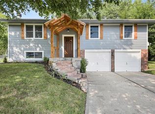 606 SW 36th Ter, Lees Summit, MO 64082