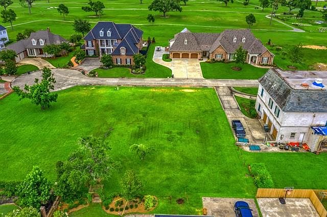 2nd image of E Shoal Creek Dr