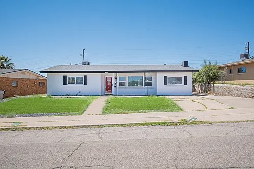 204 Balboa Rd Photo 1