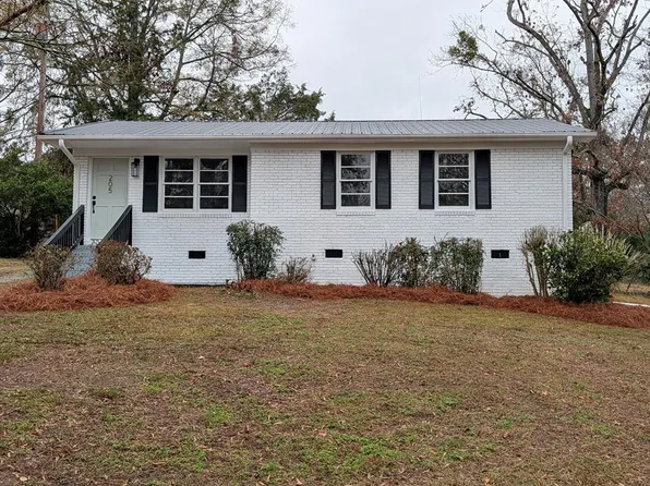 205 Sanders Dr, Greenwood, SC 29649