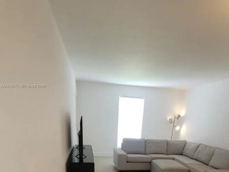2341 SW 17th Ave #2343 — Photo 4