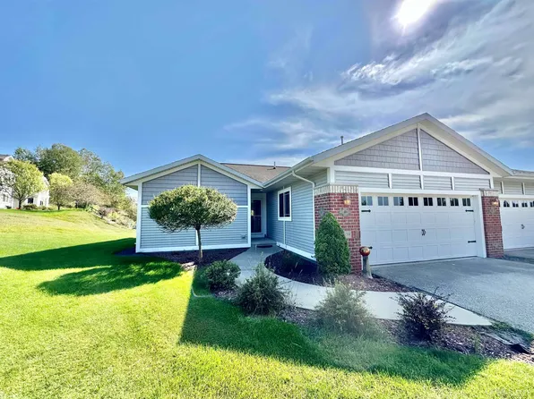 430 River Pointe Pkwy Unit 209, Kingsford, MI 49802