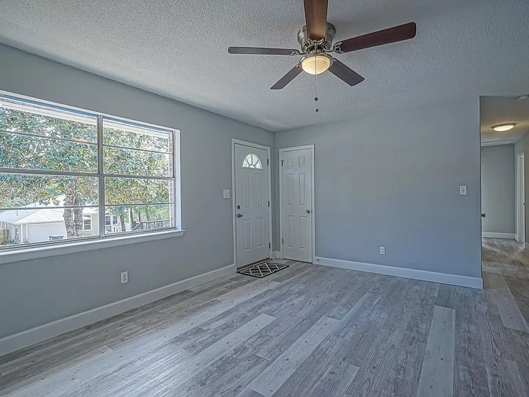 59 Jackson Ave — Photo 1