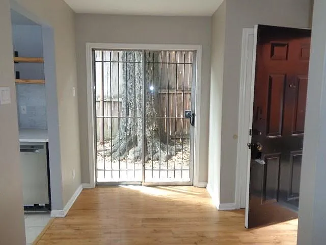 2225 Mimosa Dr #6 — Photo 4