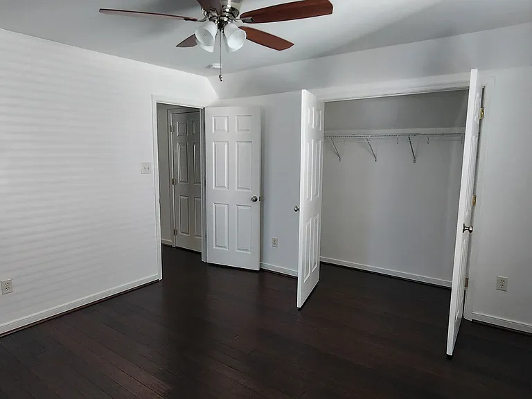 6917 Vanderbilt Ave — Photo 44