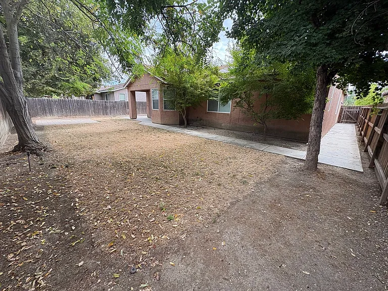2133 N Denton St — Photo 28