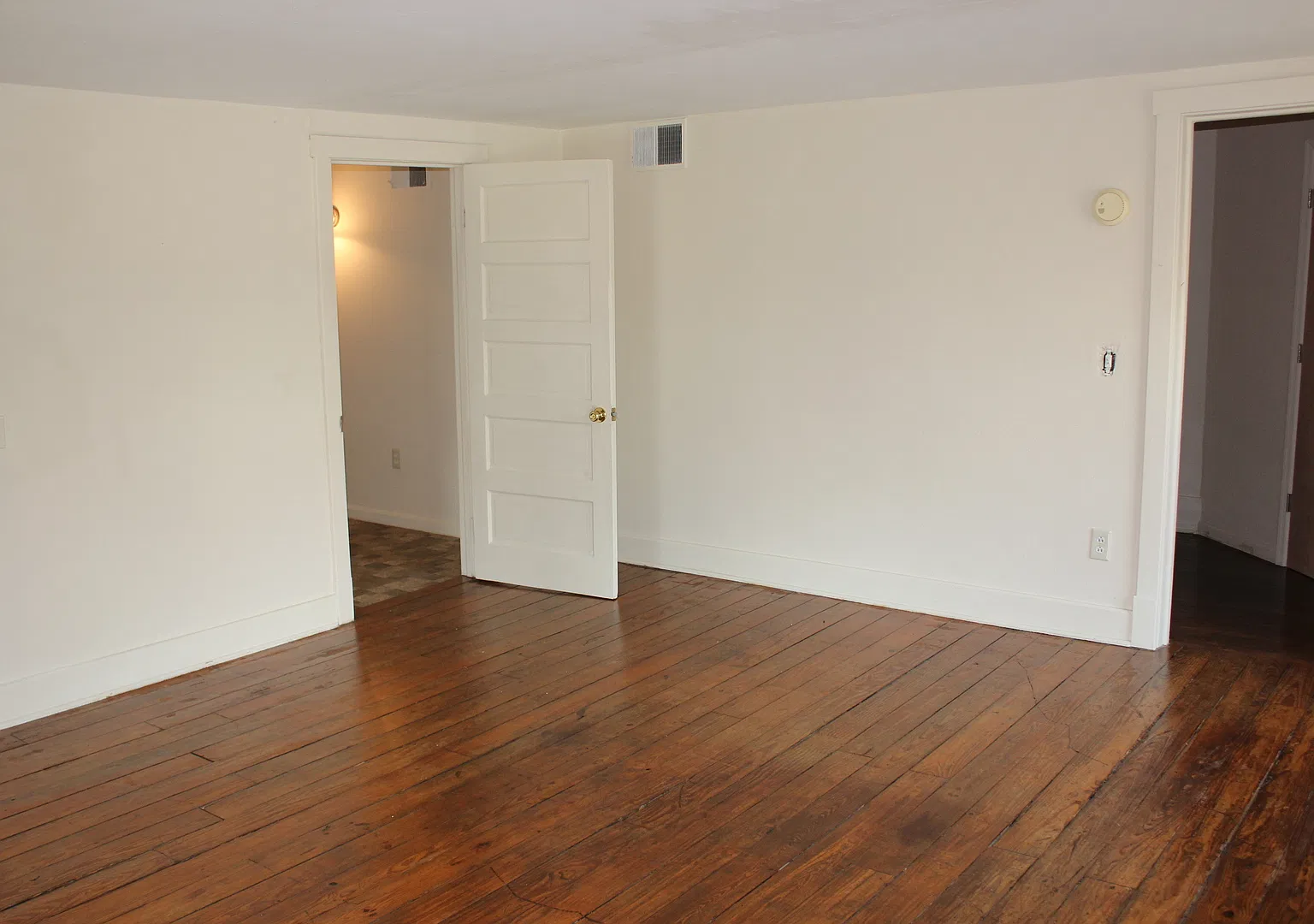 Three Bedroom Apartment for Rent in Bridgewater — Photo 2