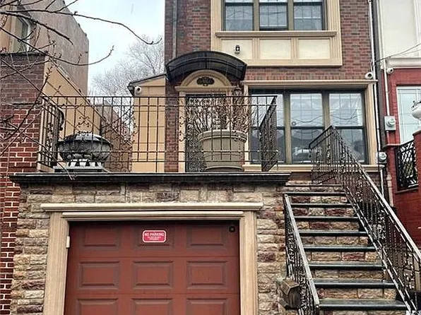 911 82nd St, Brooklyn, NY 11228