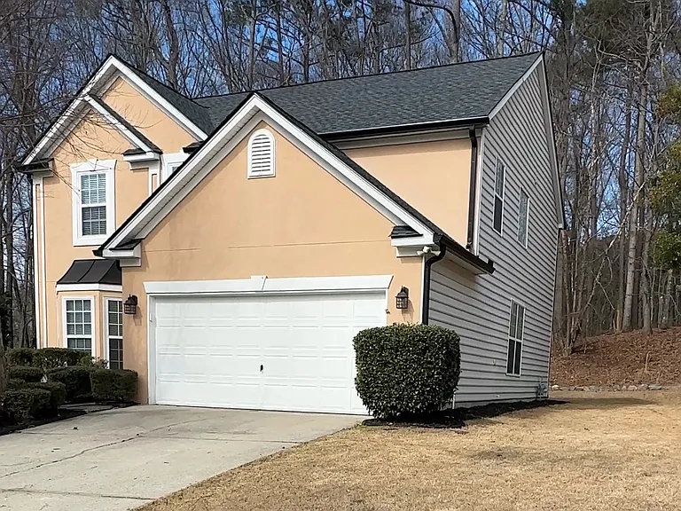 2400 Kirkstone Dr — Photo 2