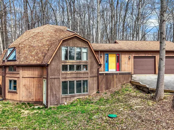 8218 Sweetwater Dr, Nineveh, IN 46164