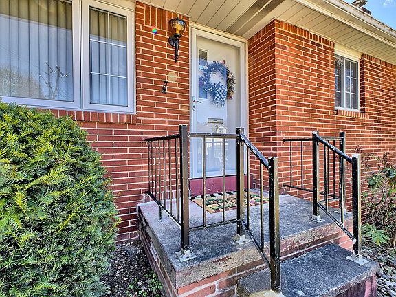 3rd image of 12 Barclay St
