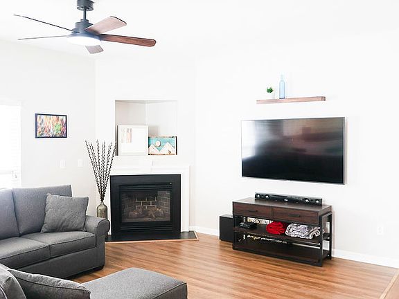 4th image of 27 Minots Ledge Ln