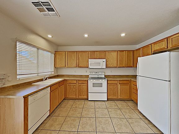 5th image of 14333 N 153rd Dr