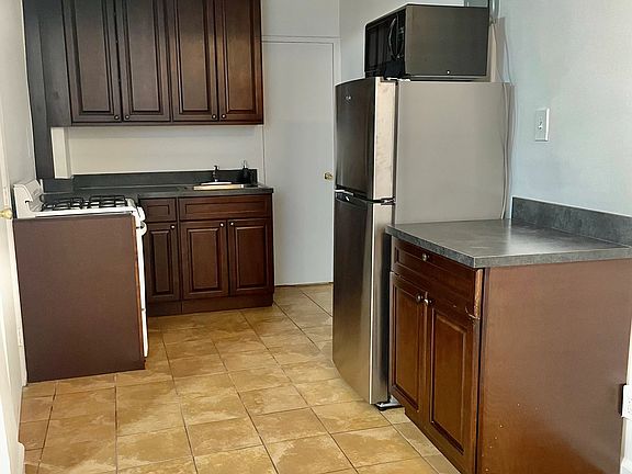 4th image of 1840 E 13th St