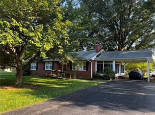 4662 Swain Ln, Walkertown, NC 27051