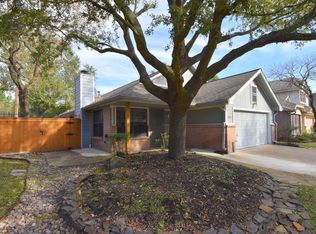 9002 Fairbloom Ln, Houston, TX 77040