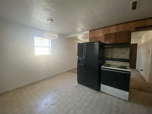 3rd image of 113 Laurel St