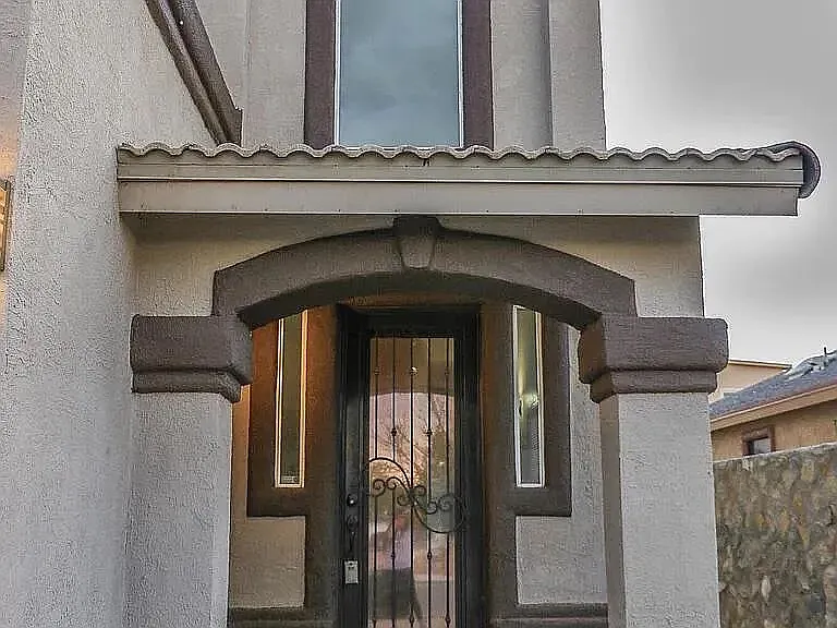 4 bed, 2026 sqft, $1,950 — Photo 2