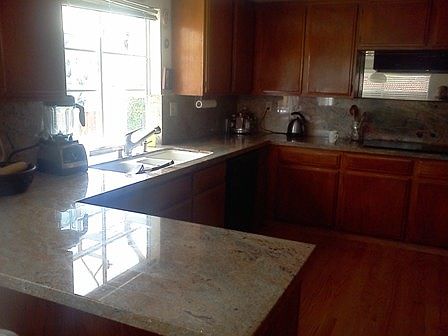 5th image of 4728 Surrey Ln