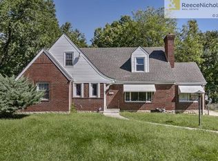 5811 Blue Hills Rd, Kansas City, MO 64110