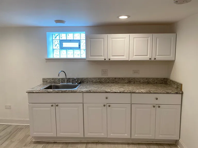 11156 S Preller Ave — Photo 17