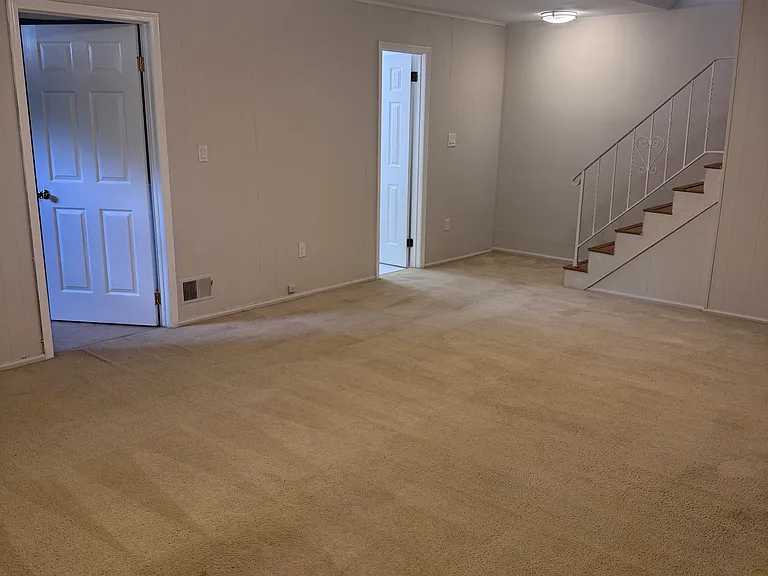 99 Brandywyne Dr — Photo 15