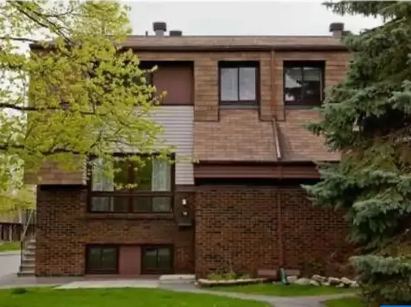7 Woodvale Grn #1A, Ottawa, ON K2G 4G9