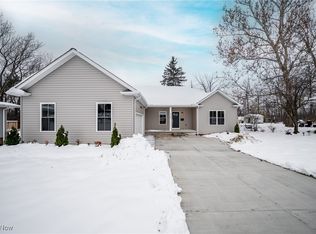 4738 Derbyshire Dr, North Randall, OH 44128