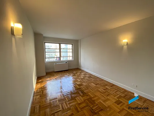 Rented by FirstService Realty (legacy) | media 19