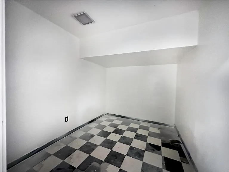 9270 Theysen Dr — Photo 23