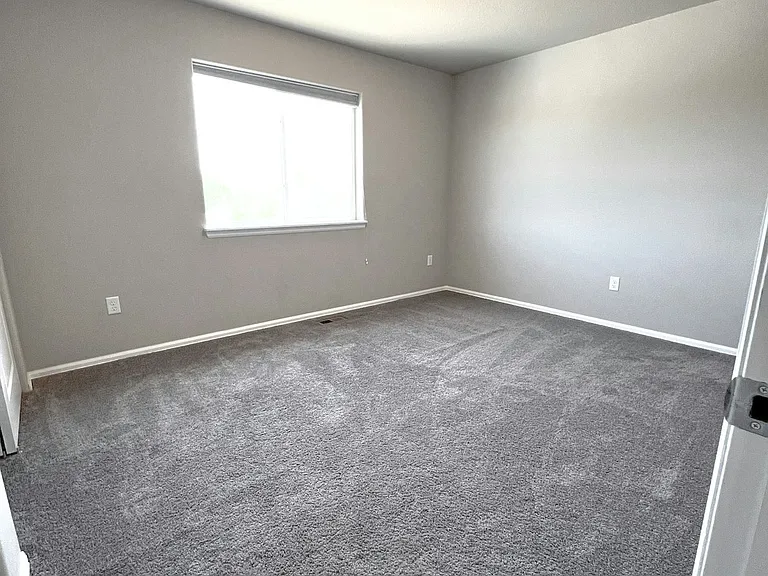 2618 Emerald St — Photo 7