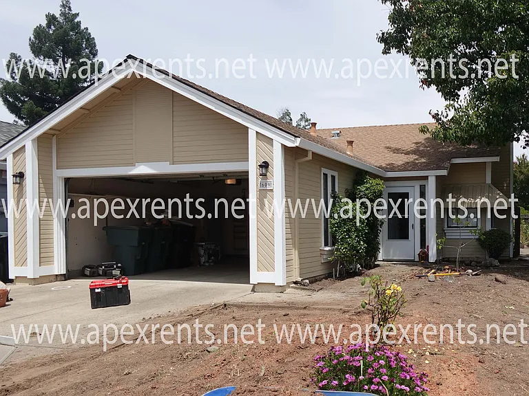 609 Springfield Cir — Photo 1