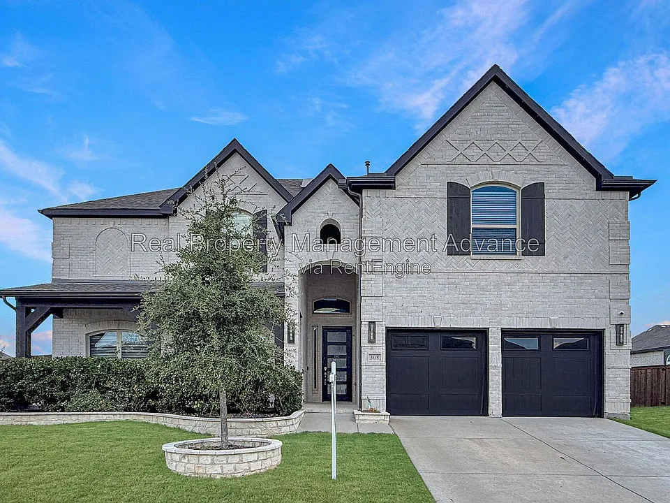 308 Winding Creek Ln