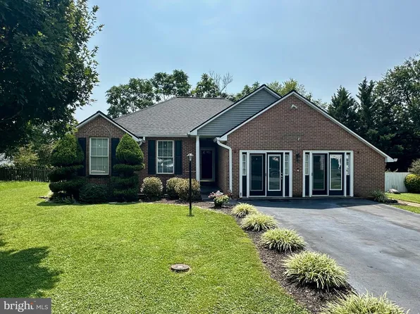 117 Gemstone Dr, Martinsburg, WV 25401