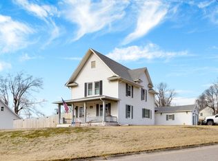1121 Court St, Clay Center, KS 67432