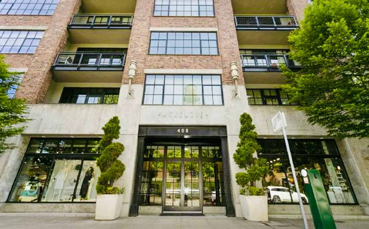 Building Photo - 408 NW 12th Ave #208