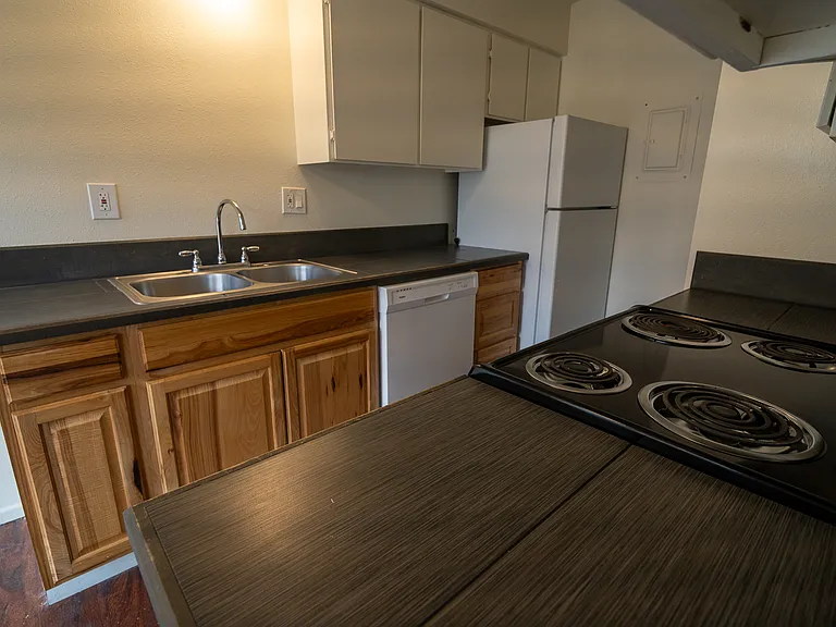 4545 SE Ina Ave #8 — Photo 12