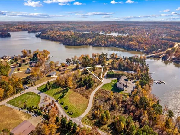 1995 Marina Pointe Rd, Salisbury, NC 28146