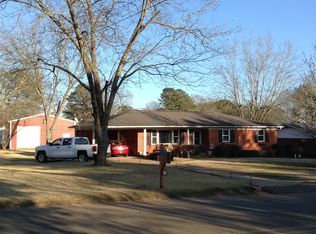 1006 Range Ave, Philadelphia, MS 39350