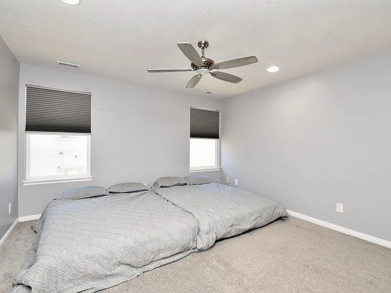 1555 Wynview Ln — Photo 16
