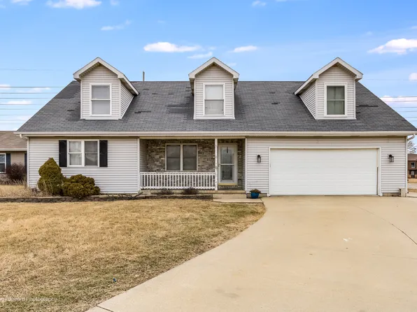 1225 Swan Dr, Bradley, IL 60915