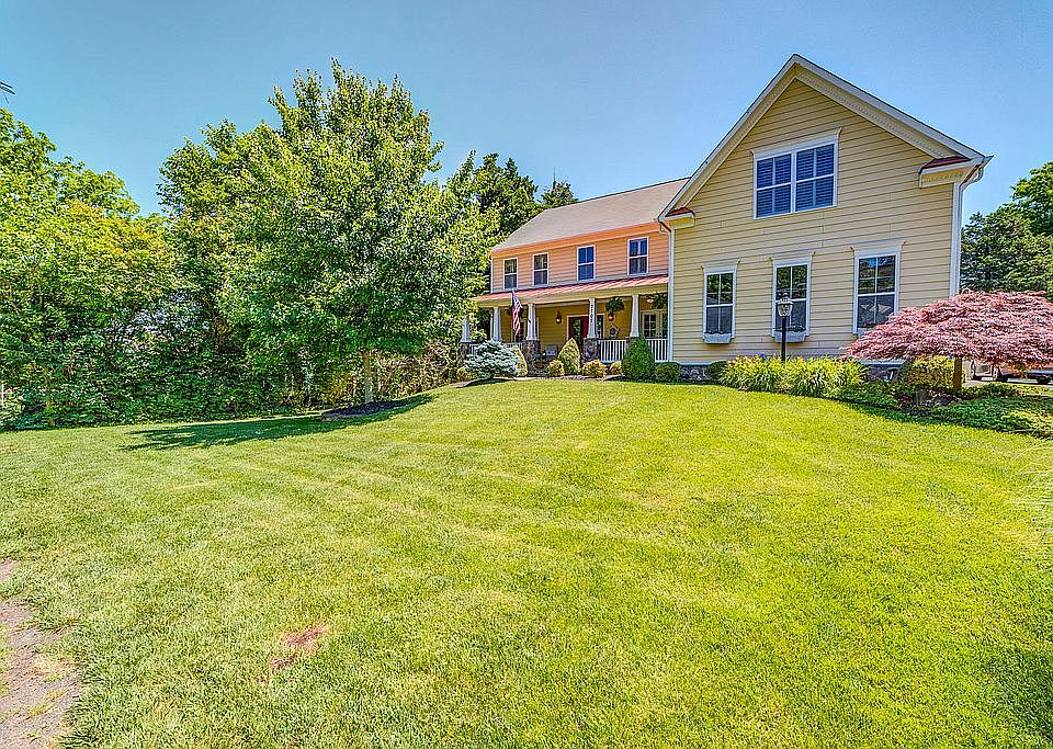 1st image of 3707 Howsen Ave
