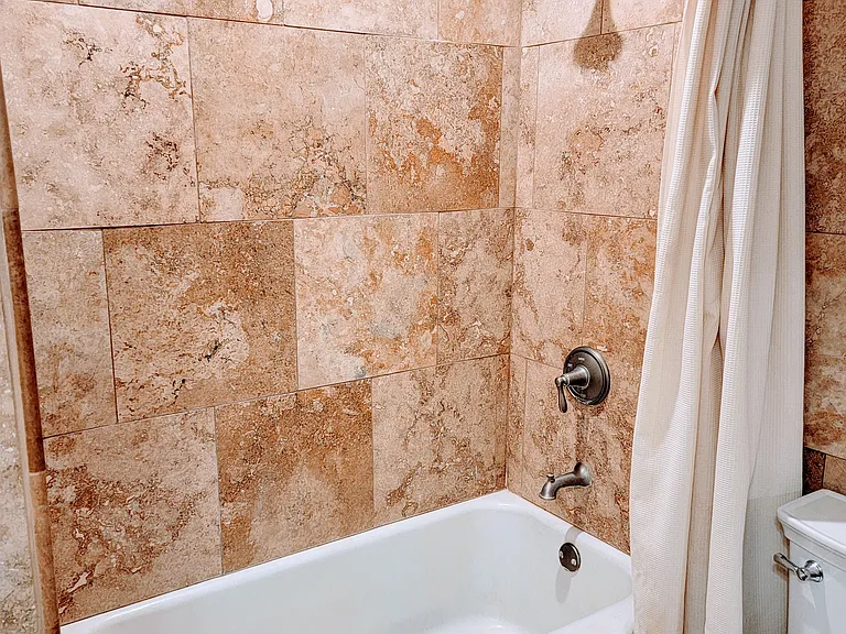 50 N 60 E — Photo 11