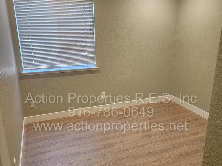 1057 Shenencock Way — Photo 19