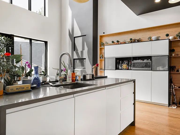 428 Van Brunt St #1 — Photo 14