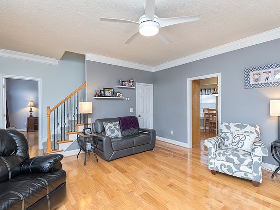 3rd image of 636 Brandy Dr