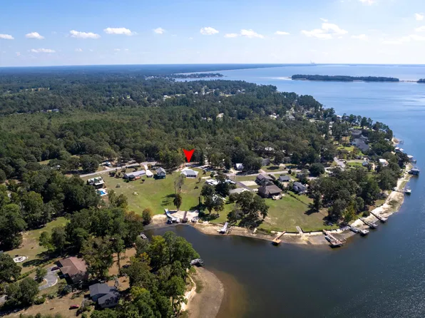 1228 Lesesne Dr, Manning, SC 29102